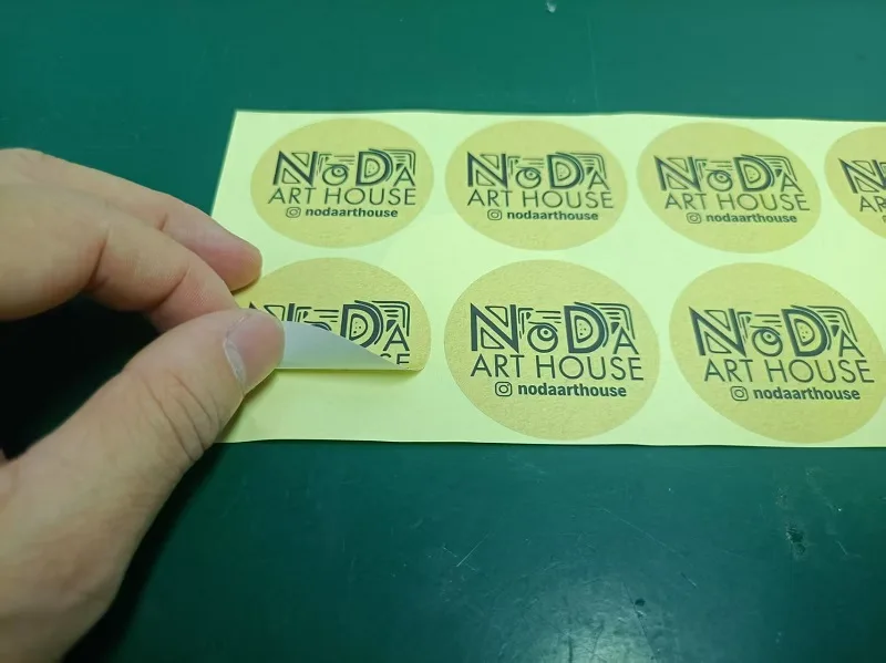 MGR-Label High-Tack Waterproof Labels 50.8 x 50.8mm detail 2